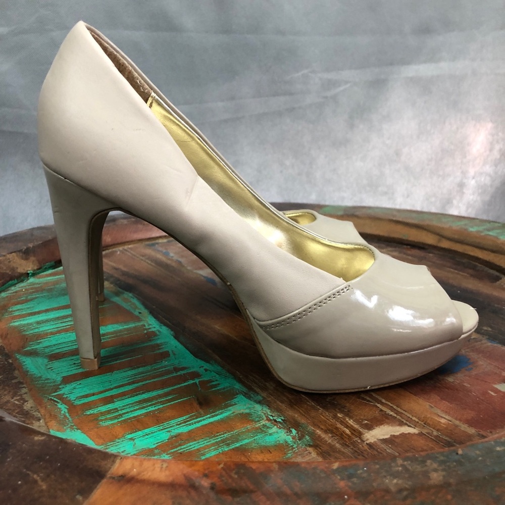 Nude platform peep toes